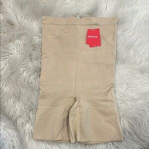 Spanx Women's Tan Shorts